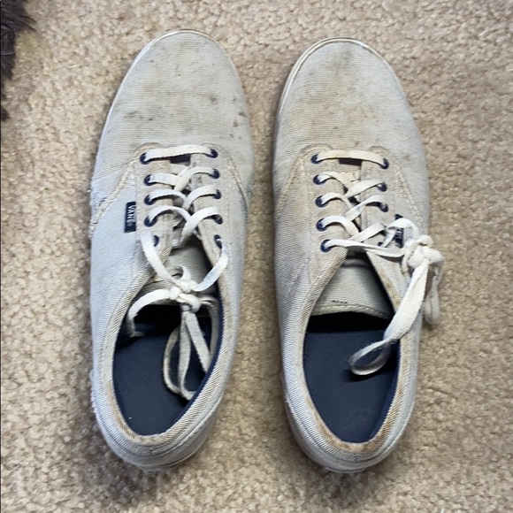 Vans - Picture 3 of 4